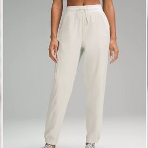 Lululemon License to Train High-Rise Joggers color Bone excellent condition 8